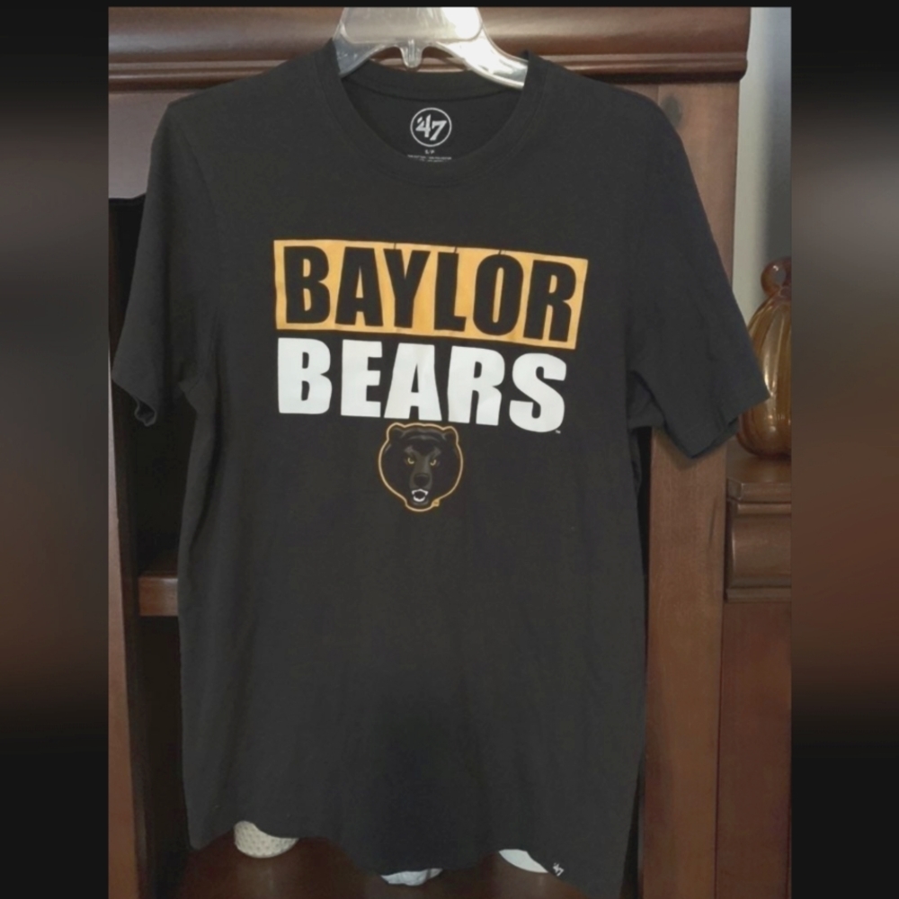 Baylor Bears black short sleeve Crew neck t-shirt size adult small Brand is 47